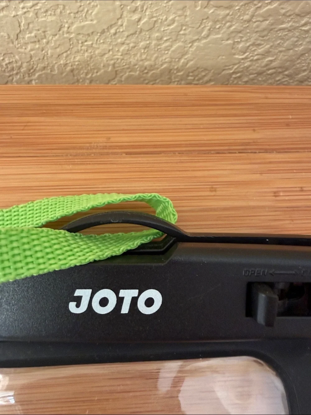 Waterproof Phone Pouch with Green Lanyard - Universal Cell Phone Case